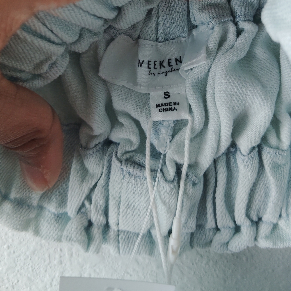 Weekend Los Angeles Light Blue Ruffled Top - Picture 4 of 5